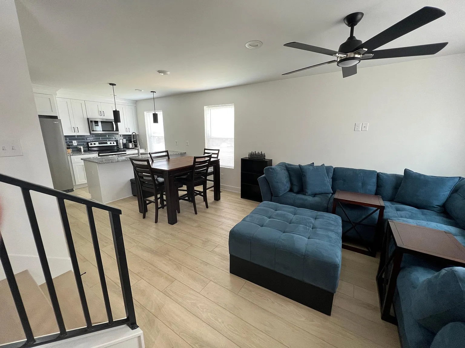 1 bed, 200 sqft, $1,195 — Photo 4