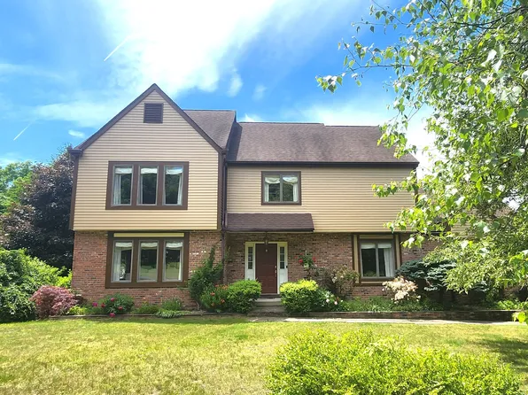 2 Phoebee Lane, Brookfield, CT 06804