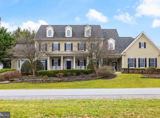 41741 Raspberry Dr, Leesburg, VA 20176