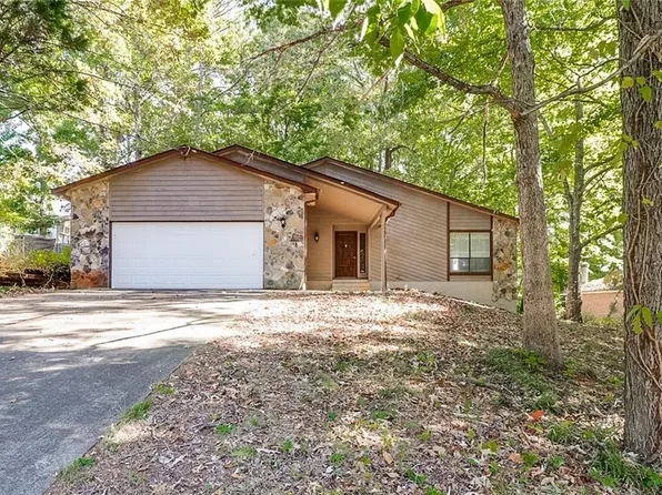 1311 Teaberry Cir, Lawrenceville, GA 30044