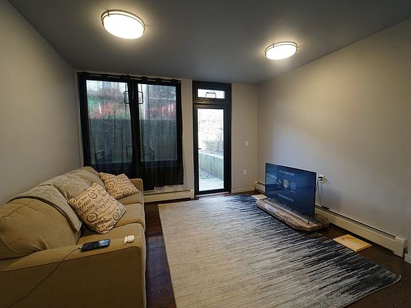 3rd image of 425 E 154th St APT 1B