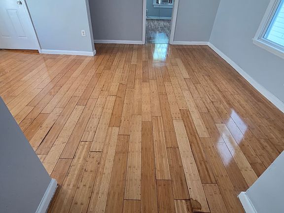 4th image of 122 Marshall St Floor 2