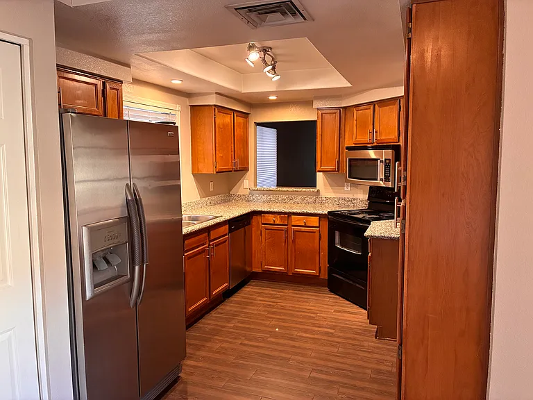 1131 N Carriage Ln — Photo 10