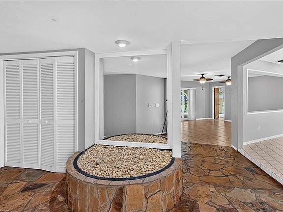 5th image of 10 LINDEN LANE