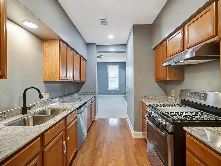 850 Lincoln Ave #2 — Photo 8