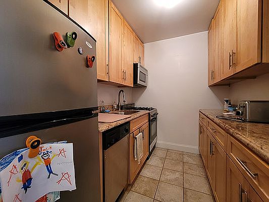 1st image of 320 E 52nd St APT 10E