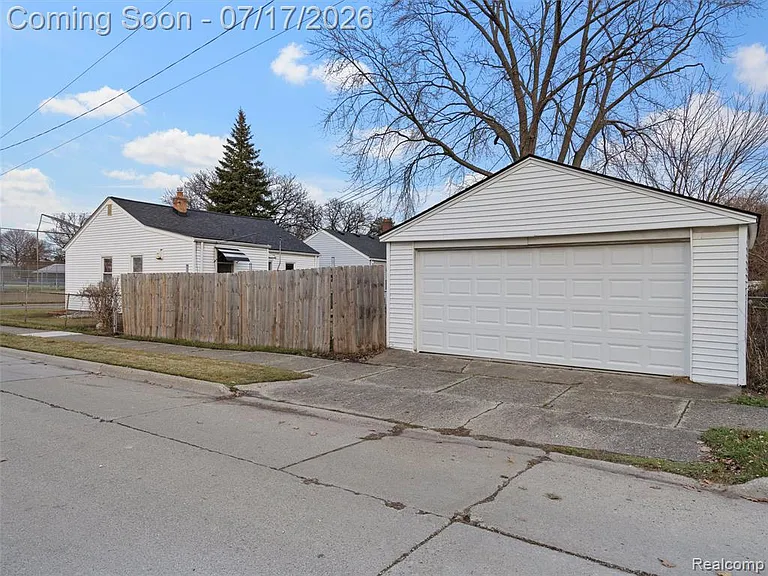 904 E Otis Ave — Photo 5