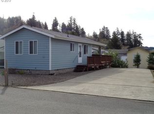6 Pine Ln, Lakeside, OR 97449