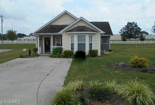 1st image of 212 Portsmouth Dr