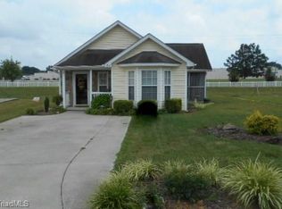 212 Portsmouth Dr, Eden, NC 27288