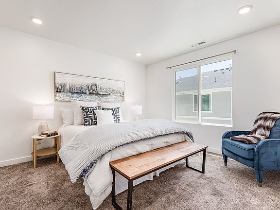 4th image of 1770 E Eagle View Ln #159