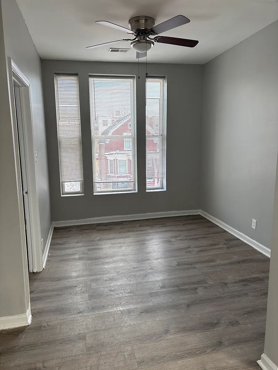 Building Photo - 7134 S Cornell Ave #2