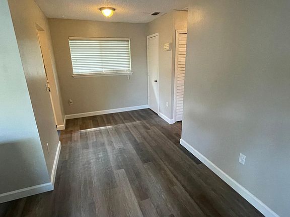 4th image of 414 San Gabriel St