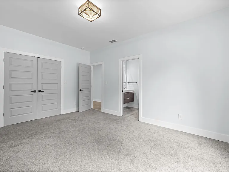 2045 Glenwood Ave SE — Photo 26