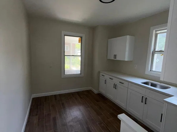 208 Myrtle Ave, Staten Island, NY