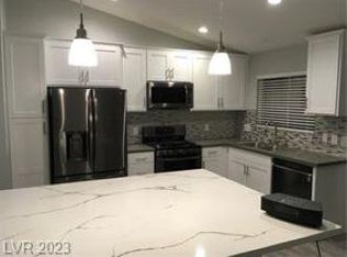 905 English Heather Dr, Las Vegas, NV 89123