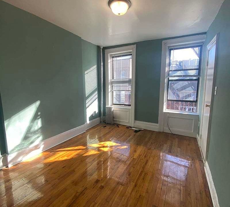 1st image of 85 Christopher St APT 5A