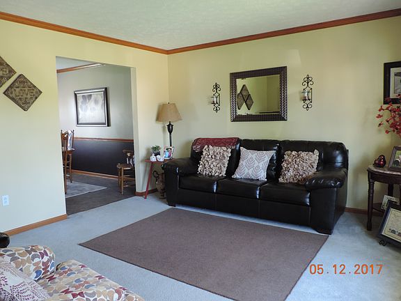 5th image of 475 Cambridge Dr