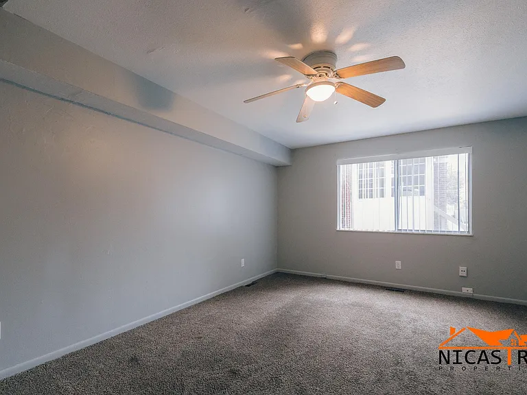 215 E Lane Ave — Photo 9