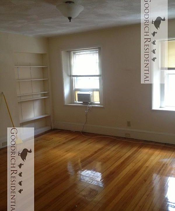 2nd image of 15 Charles St APT 3