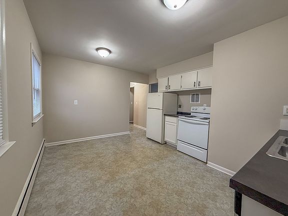 2nd image of 1450 Lakeway Ave APT 4