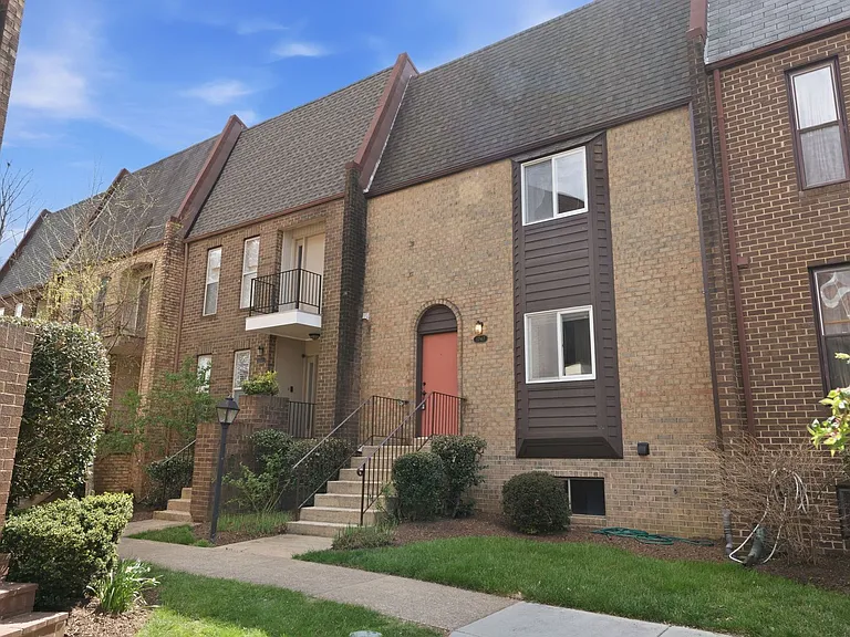 1747 Cy Ct — Photo 2