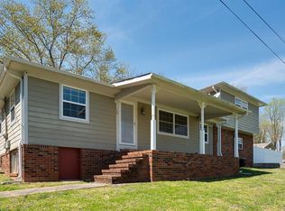 128 Outer Dr, Oak Ridge, TN 37830