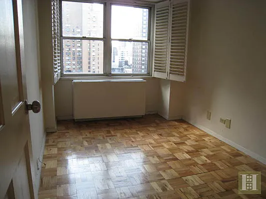 Rented by Halstead Real Estate | media 4