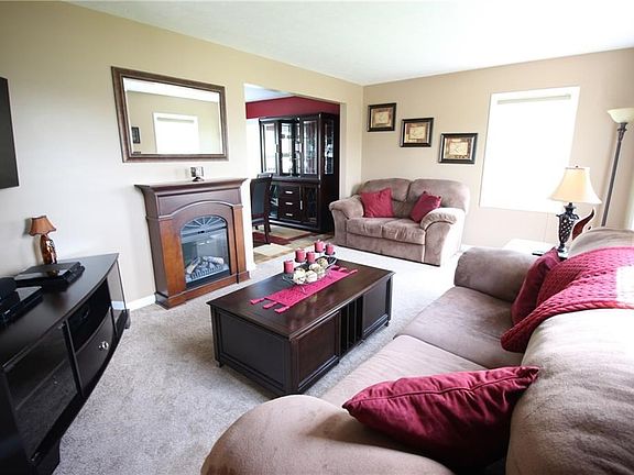 4th image of 105 Christina Dr