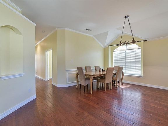 4th image of 6601 Kinross Dr