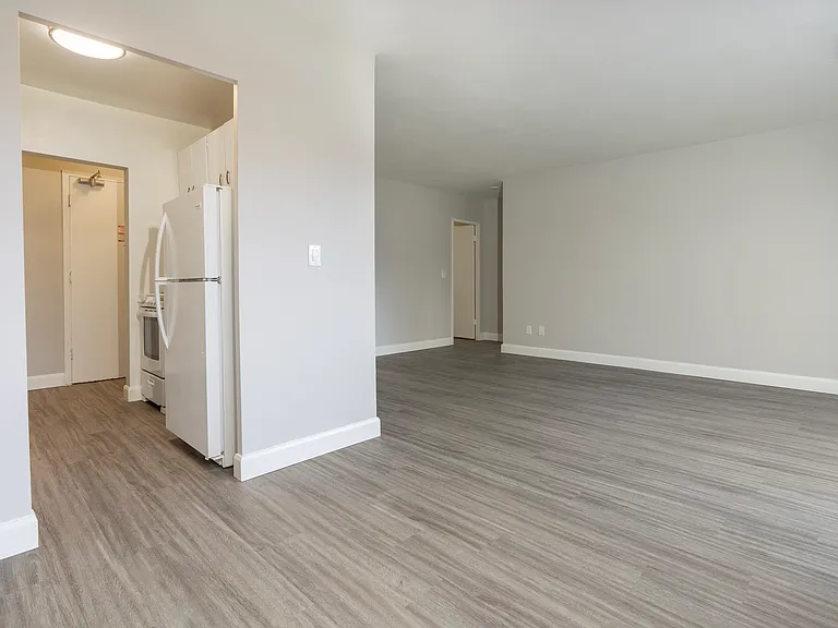 396 Exmouth St — Photo 14