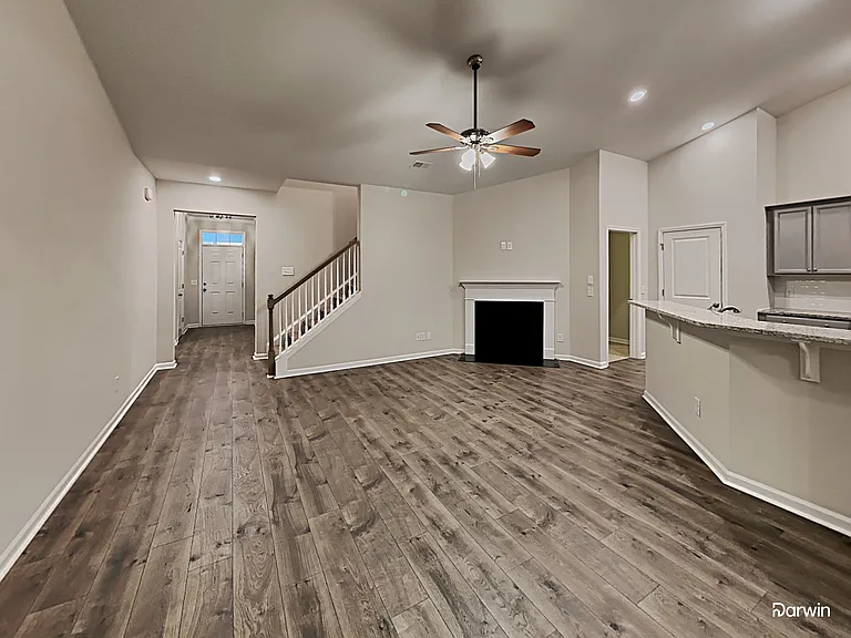 701 Redbud Ln — Photo 10