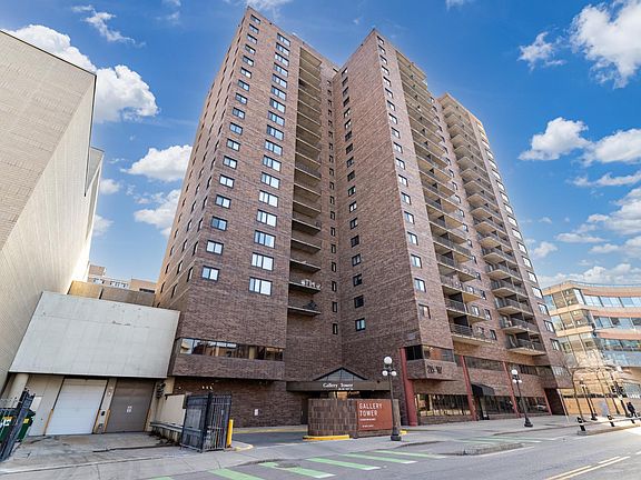 2nd image of 26 10th St W Unit 610