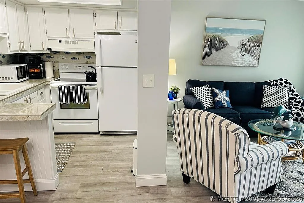 1 bed, 1.5 bath, 696 sqft, $1,500 — Photo 4