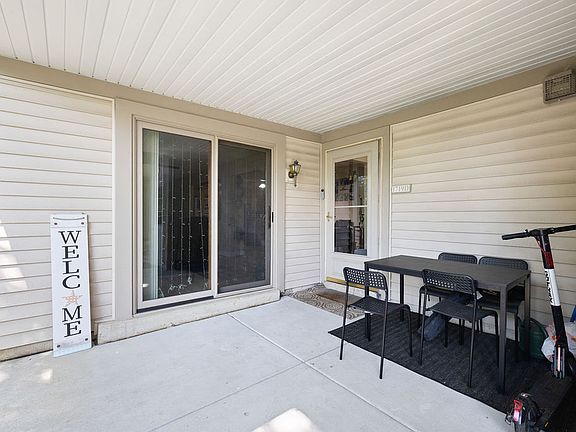 4th image of 1719 Sussex Walk APT D