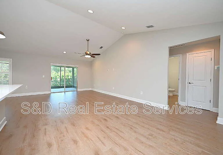 4435 Lake Hancock Rd — Photo 21