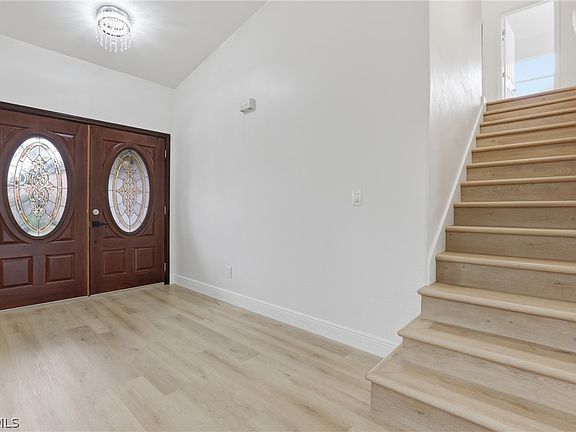 5th image of 12960 Eagle Pointe Cir