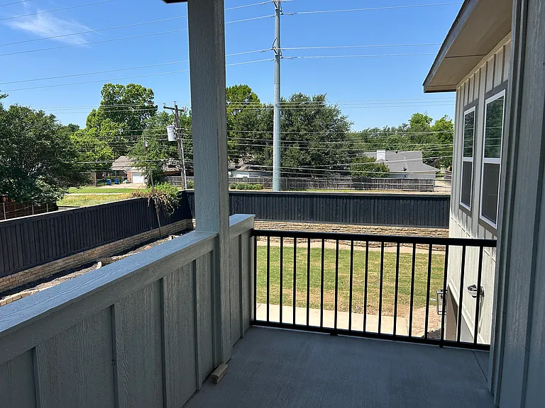 10711 Cromwell Dr — Photo 29