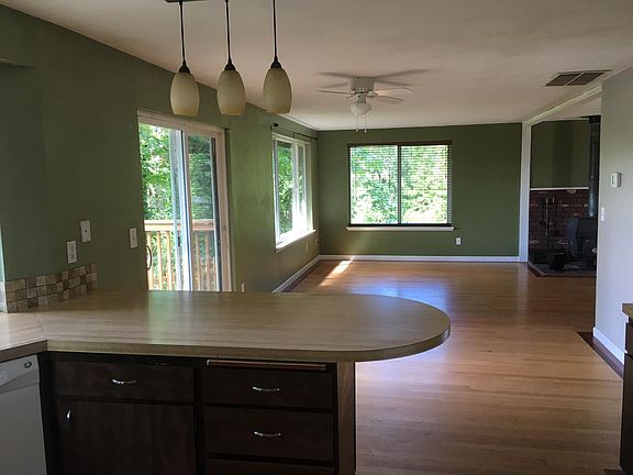 5th image of 6031 Lake Saint Clair Dr SE