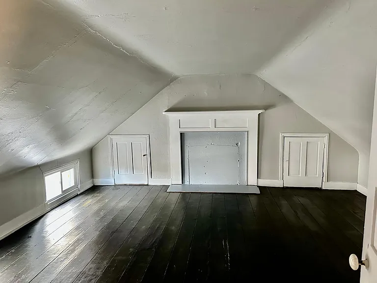 408 S 5th St — Photo 19