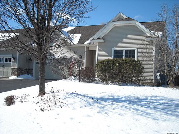 3rd image of 5 Ashton Dr