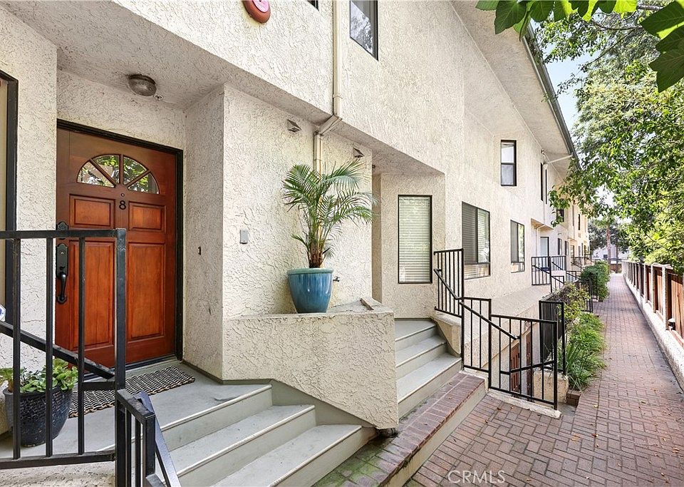 1st image of 322 S Mentor Ave APT 8