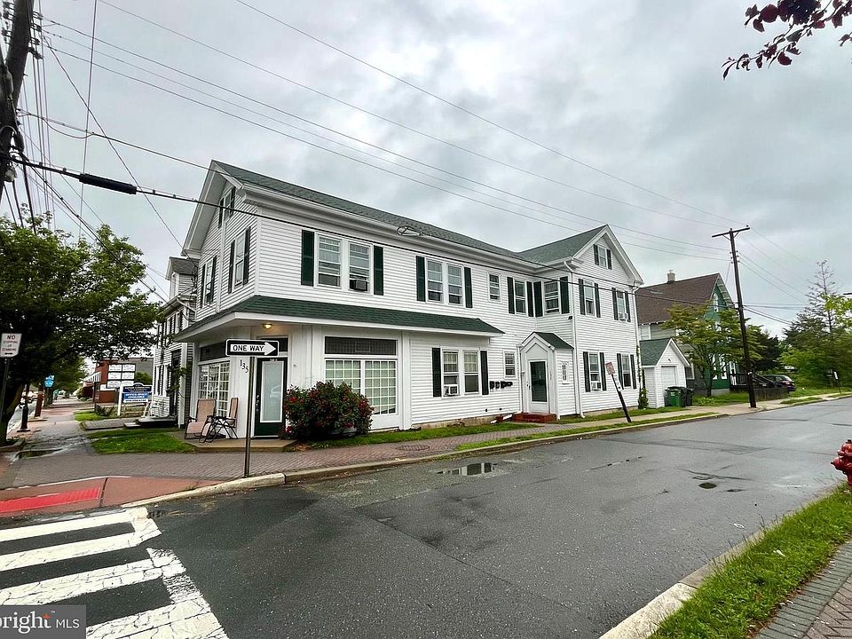 1st image of 135 E Main St