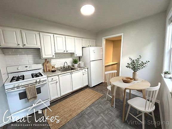3rd image of 24526 Brittany Ave