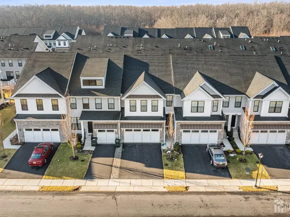 23 Clover Ln, Monroe Township, NJ 08831