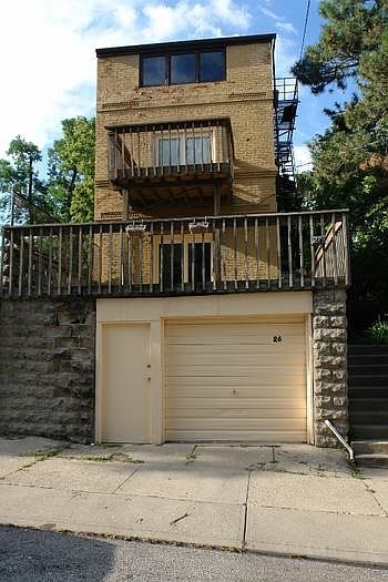 2nd image of 26 E Rochelle St