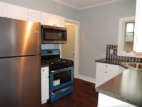 3rd image of 418 N Wenger Ave