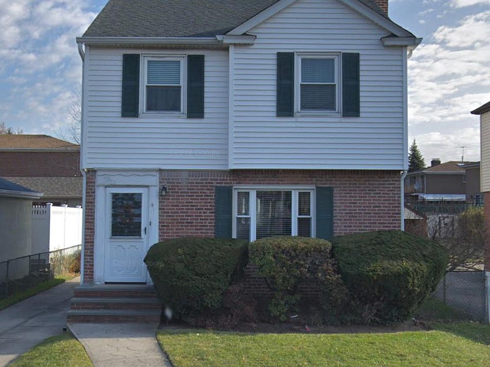 1st image of 2615 200th St