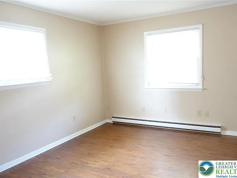 2754 Suzanne Way — Photo 5