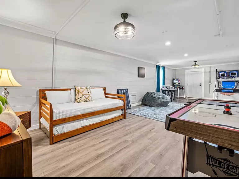 755 Plantation Dr — Photo 11